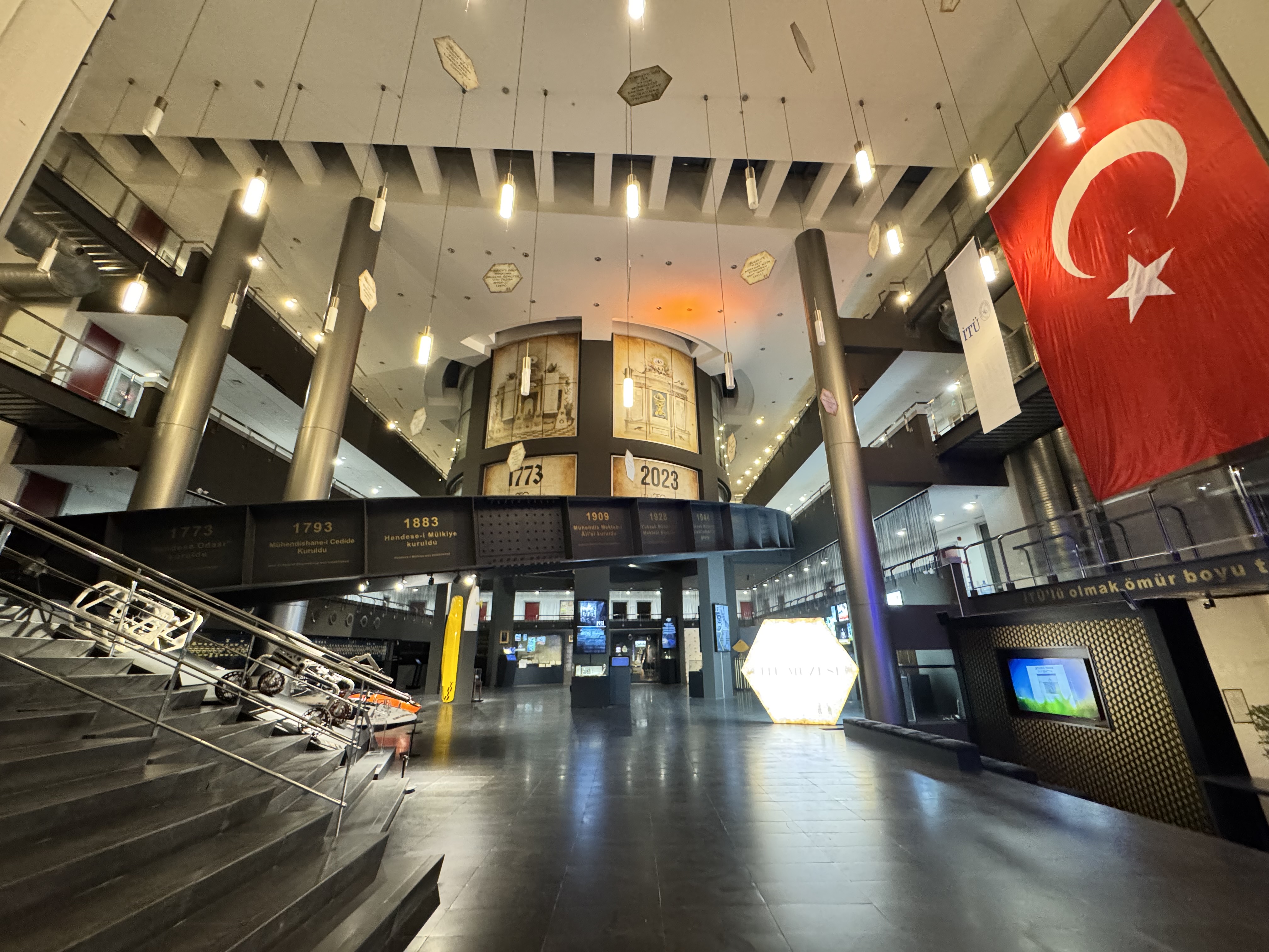 İSTANBUL TEKNİK ÜNİVERSİTESİ REKTÖRLÜK BİNASI